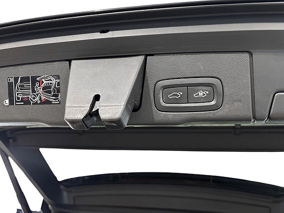 Volvo XC60 14 of 21