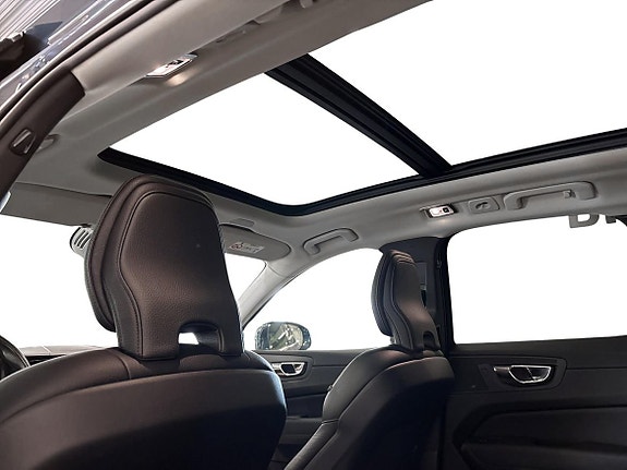 Volvo XC60 11 of 21