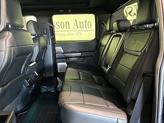 Ford F-150 5 of 16