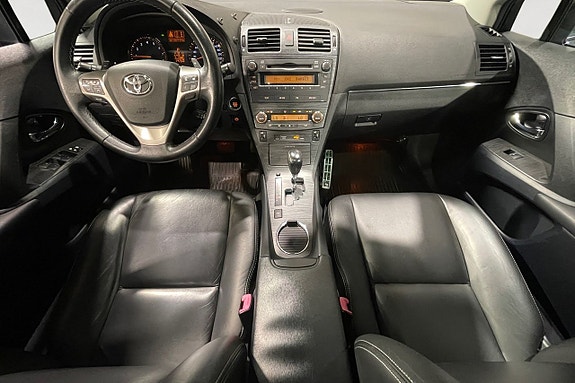 Toyota Avensis 10 of 15