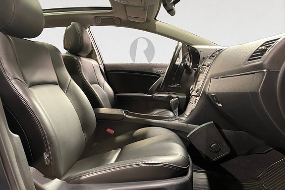 Toyota Avensis 14 of 15