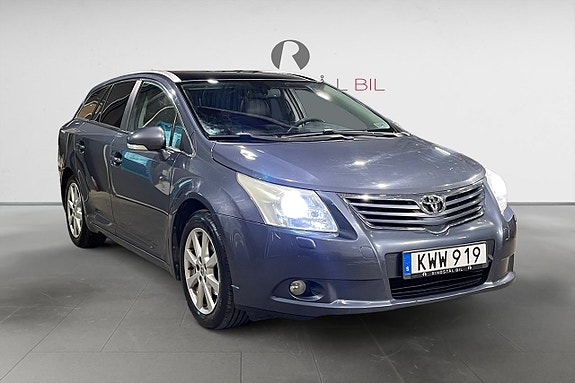 Toyota Avensis 8 of 15