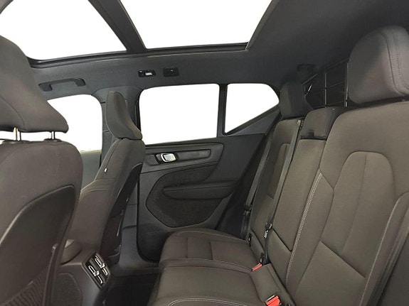 Volvo EX40 23 of 30