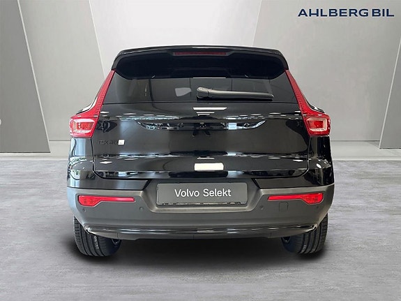 Volvo EX40 7 of 30