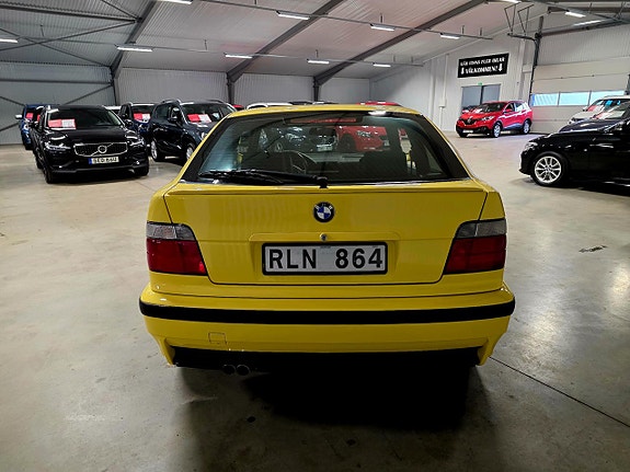 BMW 323Ti 4 of 11