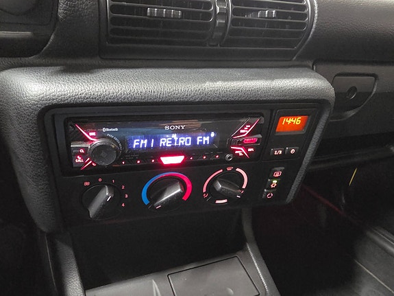 BMW 323Ti 10 of 11