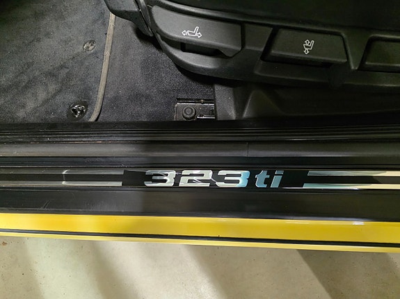 BMW 323Ti 6 of 11