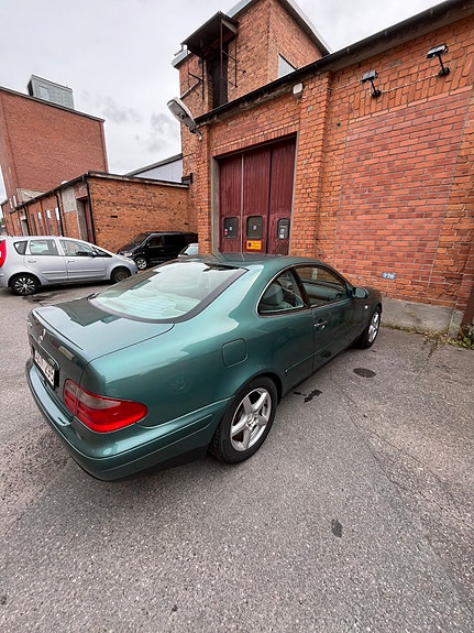 Mercedes-Benz CLK230 6 of 7