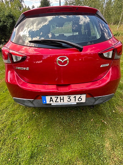 Mazda 2 5 of 8