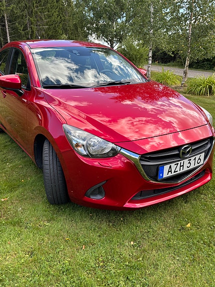 Mazda 2 2 of 8