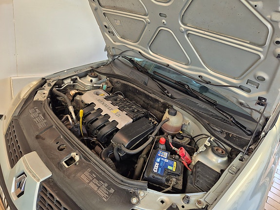 Renault Clio 14 of 18