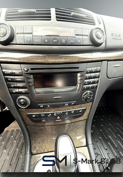 Mercedes-Benz E300 de 17 of 19