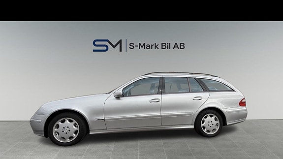 Mercedes-Benz E300 de 2 of 19