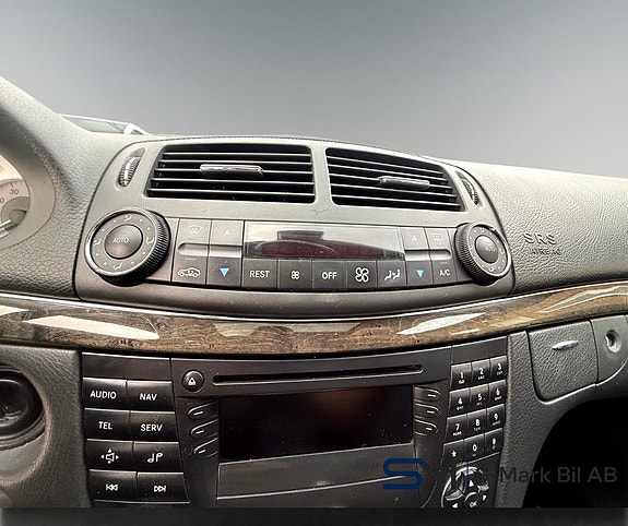 Mercedes-Benz E300 de 16 of 19