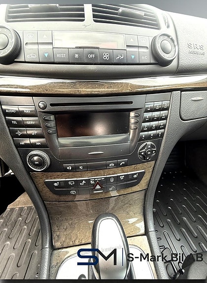 Mercedes-Benz E300 de 15 of 19