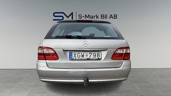 Mercedes-Benz E300 de 4 of 19