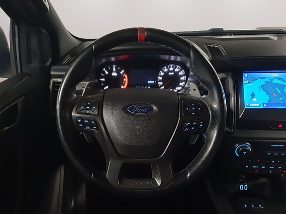 Ford Ranger Raptor 16 of 19