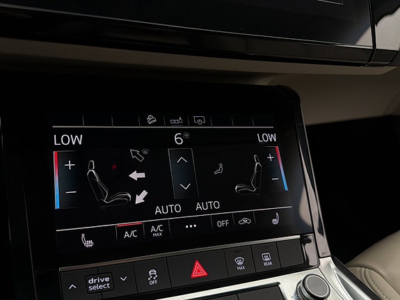 Audi e-tron 28 of 30