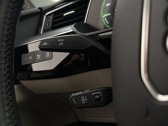 Audi e-tron 17 of 30