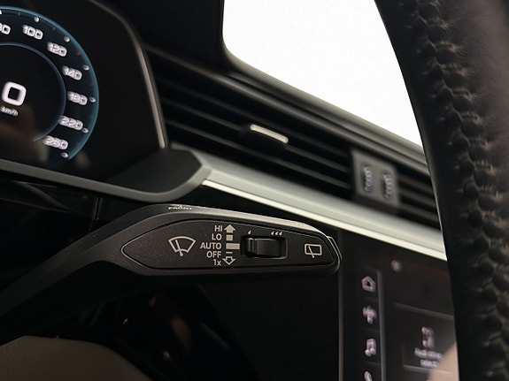 Audi e-tron 19 of 30