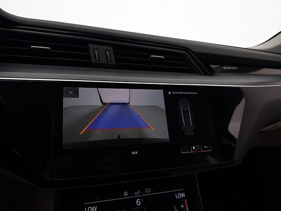 Audi e-tron 22 of 30
