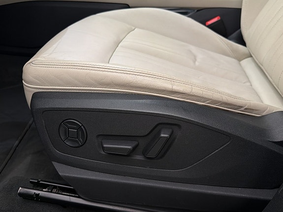 Audi e-tron 13 of 30