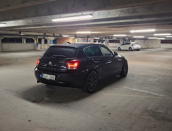 BMW 118d 3 of 8