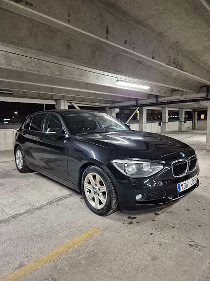BMW 118d 4 of 8