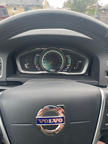 Volvo S60 Cross Country 7 of 11