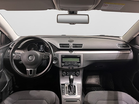 Volkswagen Passat 12 of 19