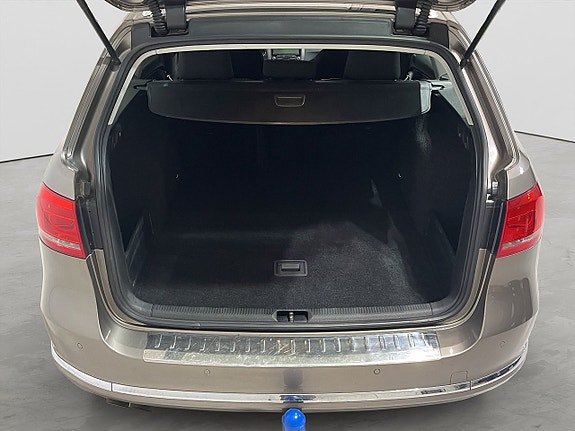 Volkswagen Passat 11 of 19