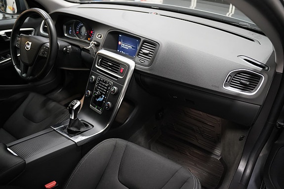 Volvo V60 8 of 20