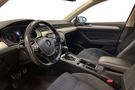 Volkswagen Passat Alltrack 11 of 25