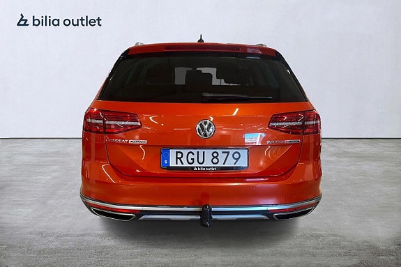 Volkswagen Passat Alltrack 9 of 25