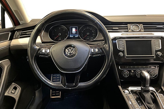 Volkswagen Passat Alltrack 12 of 25