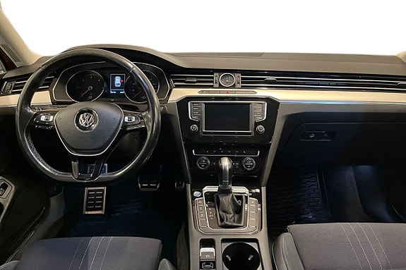 Volkswagen Passat Alltrack 13 of 25