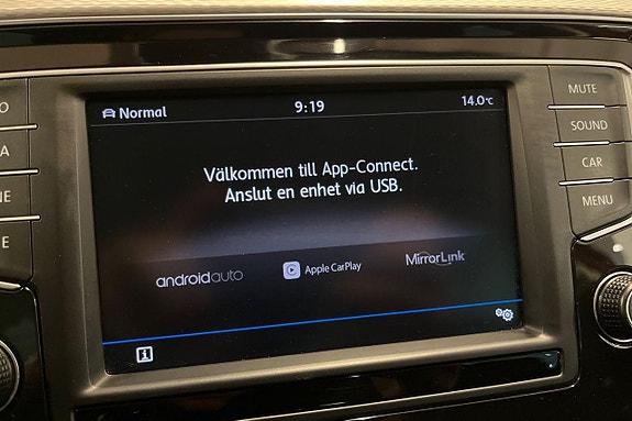 Volkswagen Passat Alltrack 15 of 25