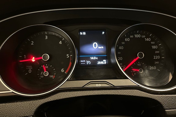 Volkswagen Passat Alltrack 14 of 25