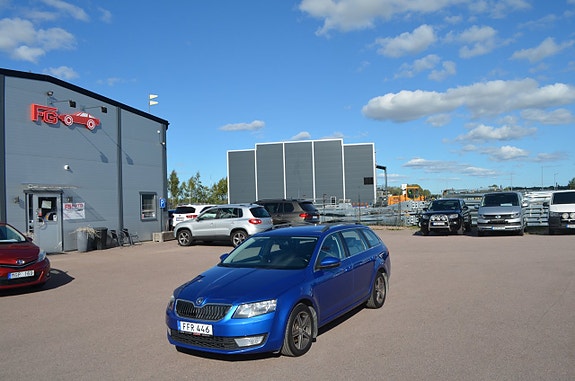 Skoda Octavia 2 of 16