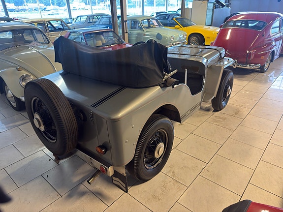 Willys Overland 4 of 7