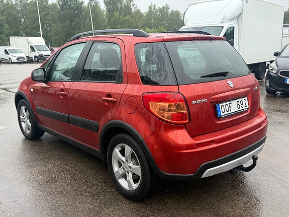 Suzuki SX4 3 of 6