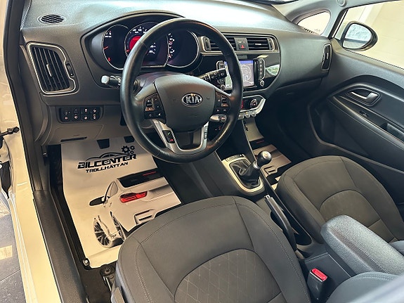 Kia Rio 8 of 13