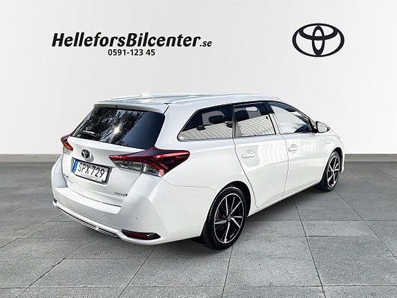 Toyota Auris 18 of 19
