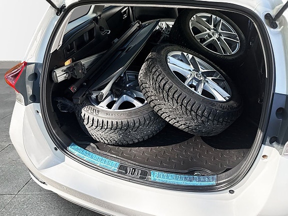 Toyota Auris 16 of 19