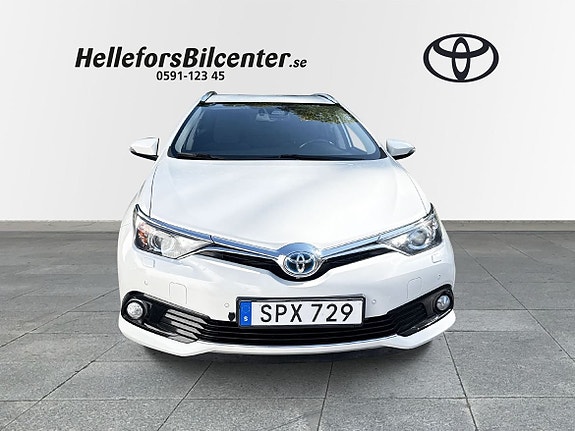 Toyota Auris 5 of 19