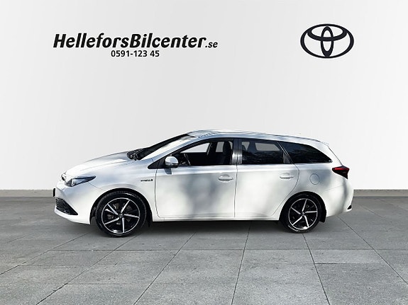 Toyota Auris 3 of 19