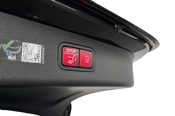 Mercedes-Benz E300 14 of 18