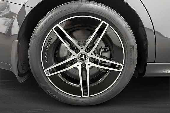 Mercedes-Benz E300 12 of 18