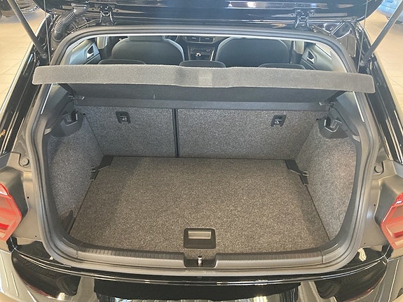 Volkswagen Polo 10 of 18