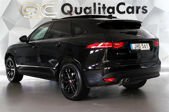 Jaguar F-PACE 3 of 27